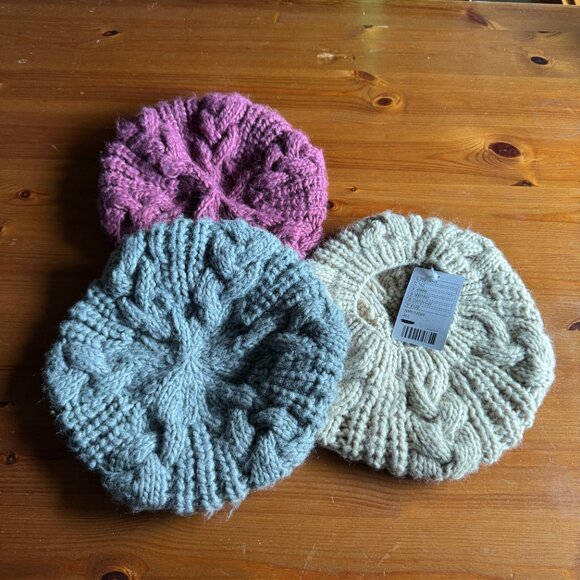 Nordstrom Vintage Chunky Crochet Berets Berry/Gray/Cream - One Size Fits Most - Picture 3 of 4
